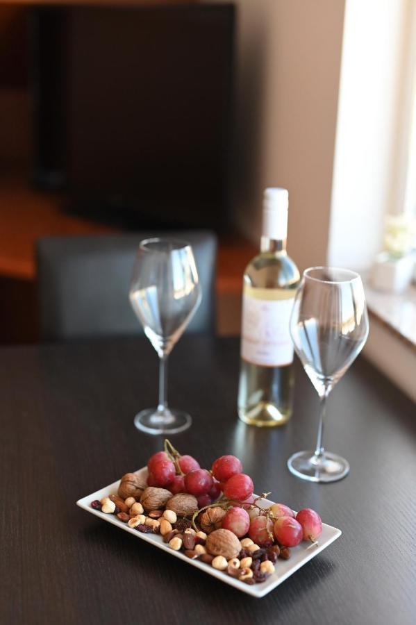 Sunset Beach Suites Kožino Eksteriør billede
